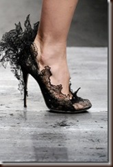 4700 valentino lace court shoe onafoot_thumb